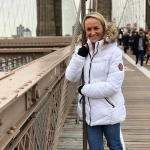 Meet your Posher, Holly